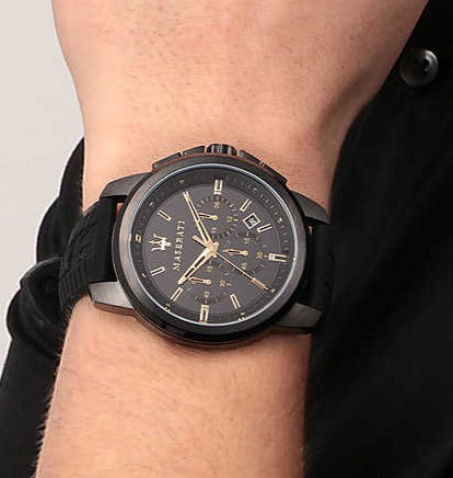Maserati Successo Black Dial Black Rubber Strap Watch For Men