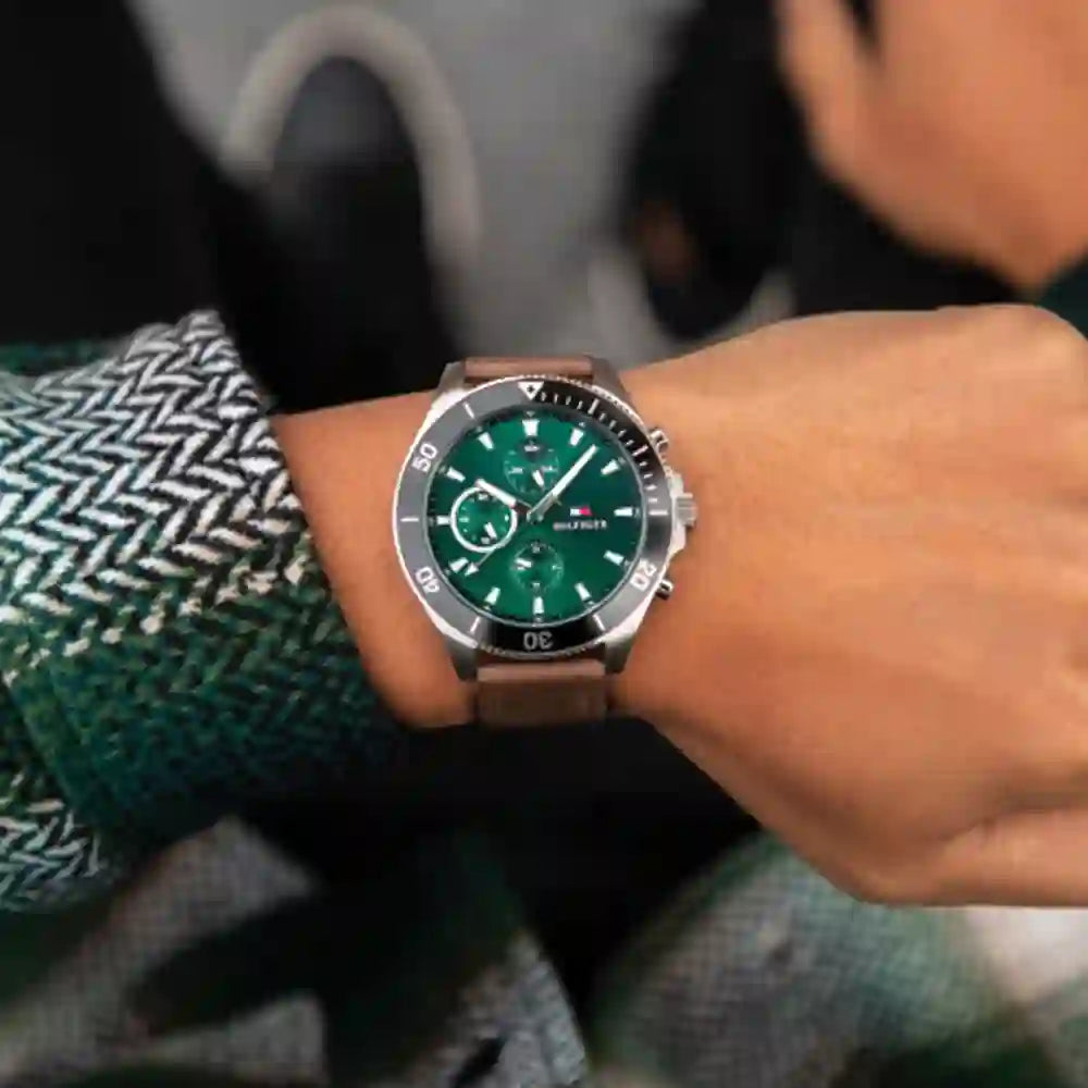 Tommy Hilfiger Men's chronograph watch with Green Dial and brown leather bracelet Larson model 1791983