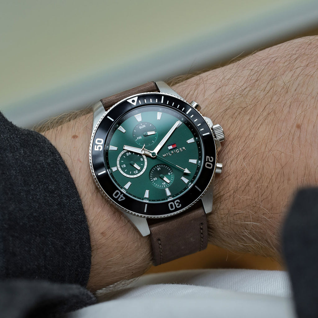 Tommy Hilfiger Men's chronograph watch with Green Dial and brown leather bracelet Larson model 1791983